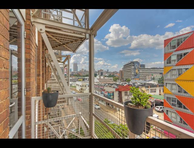 0.5 BEDROOM APARTMENT FOR SALE IN MABONENG